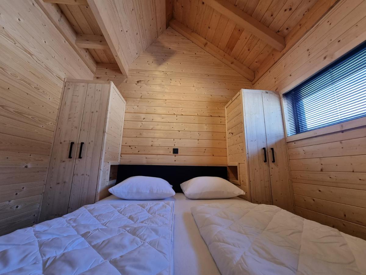 Chalet met Sauna en Airconditioning Sint Annaland Exterior foto