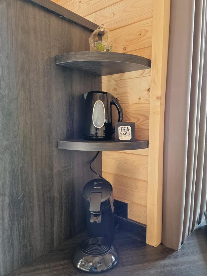 Chalet met Sauna en Airconditioning Sint Annaland Exterior foto