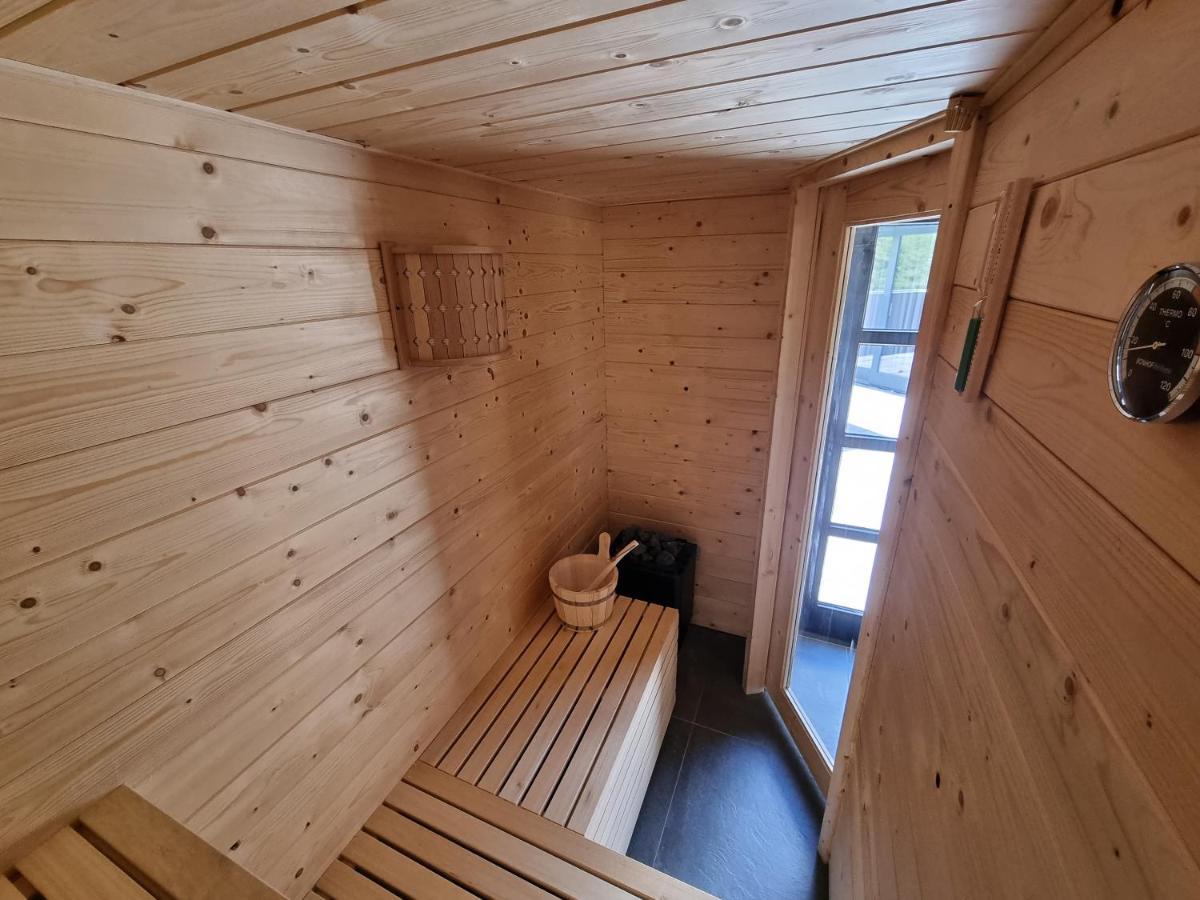Chalet met Sauna en Airconditioning Sint Annaland Exterior foto