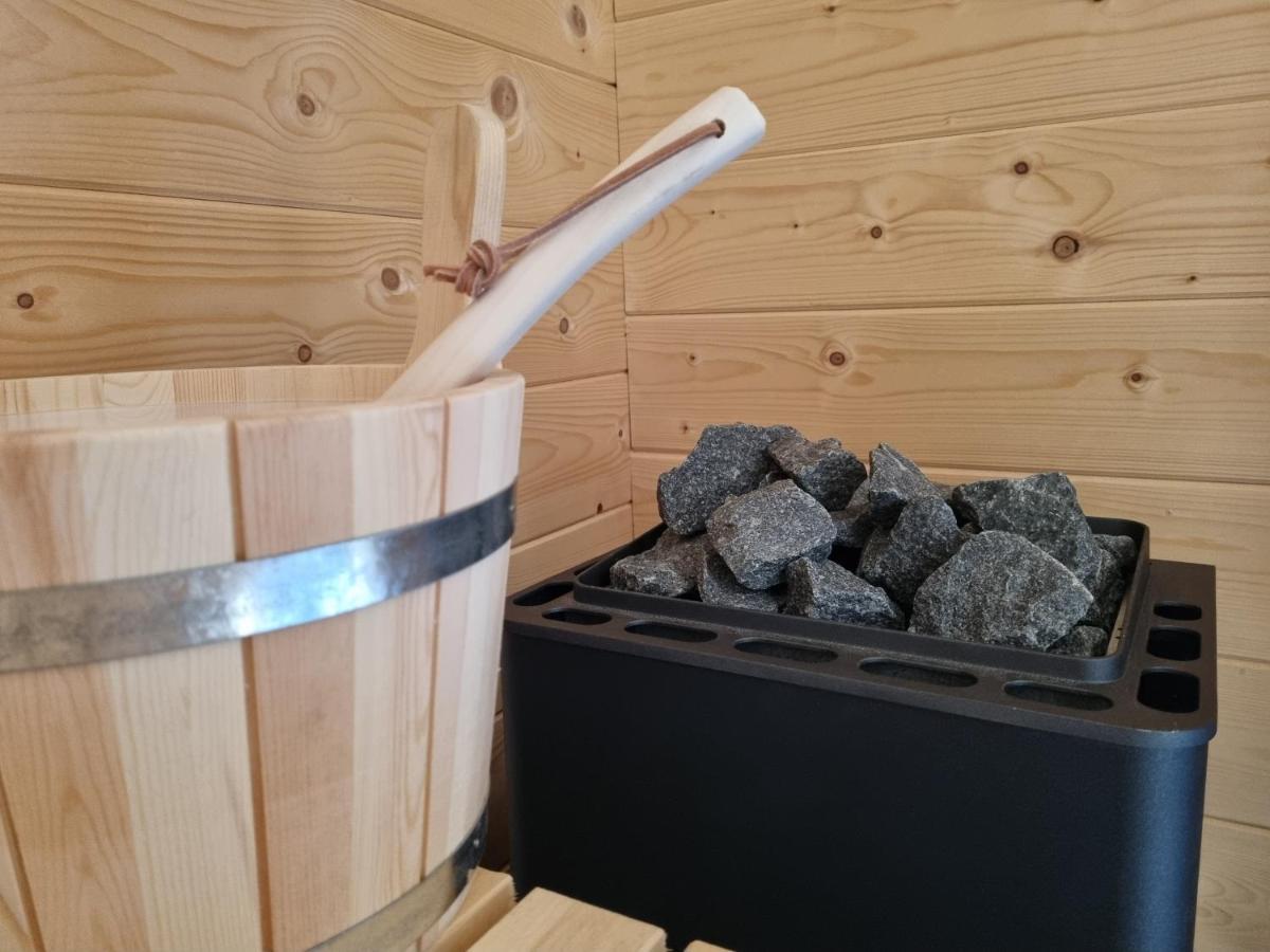 Chalet met Sauna en Airconditioning Sint Annaland Exterior foto